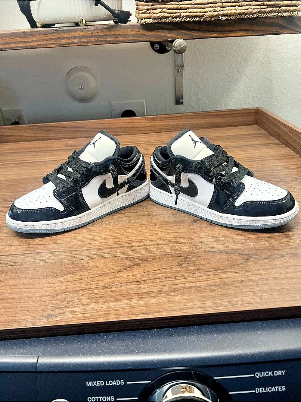 Jordan Air Jordan 1 Low Black Patent White (GS) Low Black Patent White Sneakers